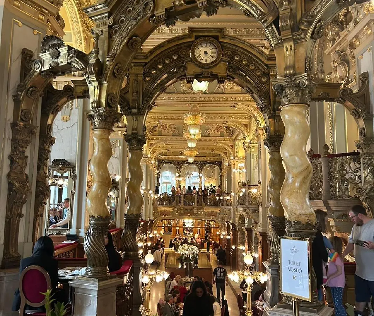 Sweet Spot-Next New York Cafe Apartment Budapest Hungary